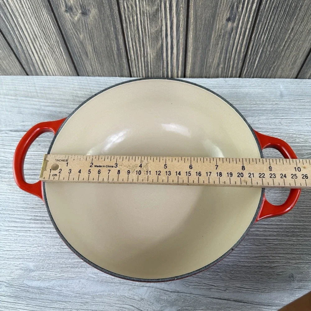 Le Creuset Signature Round Stew Pot 2.5 Qt Cerise Red Cast Iron 22cm Gold Knob